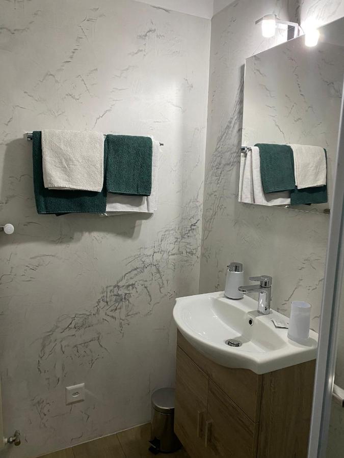 Bed and Breakfast Ristorante Del Ponte Cugnasco Екстер'єр фото